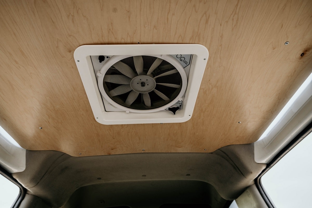 micro roof fan min